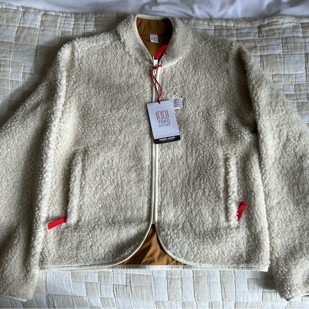 Brand new topo designs sherpa jacket reversible size M, new with tags